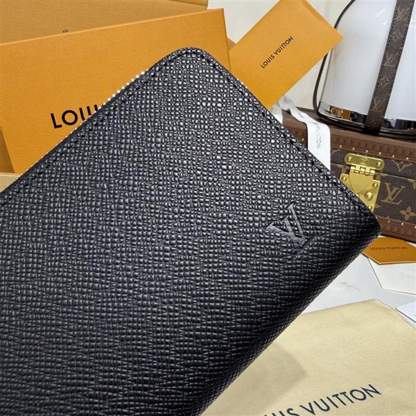 2026122105447908 310